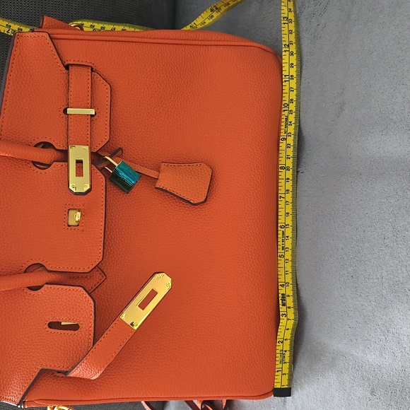 Elegant Orange Leather Handbag - Picture 2 of 5